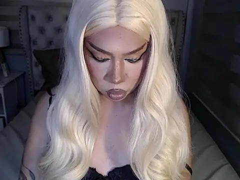 RebecaNextToYou online show from February 21, 6:11 pm