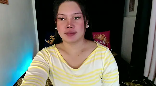 Snapshot of Angelic_Fuckerxxx chatting on February 15, 4:14 am Angelic Fuckerxxx online show from February 15, 4:14 am