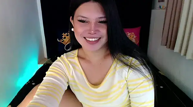Snapshot of Angelic_Fuckerxxx chatting on March 5, 8:39 am Angelic Fuckerxxx online show from March 5, 8:39 am