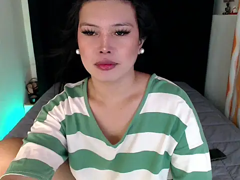 Snapshot of Angelic_Fuckerxxx chatting on October 9, 4:03 am Angelic Fuckerxxx online show from October 9, 4:03 am