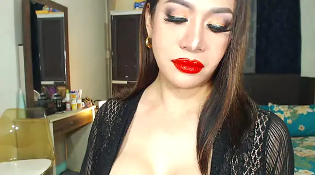 Snapshot of HugeKatarinaTS chatting on February 27, 10:42 pm HugeKatarinaTS online show from February 27, 10:42 pm