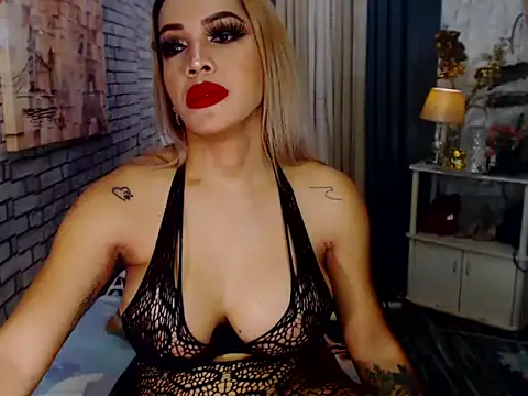 Snapshot of QueenDivineTsx chatting on September 9, 5:12 pm QueenDivineTsx online show from September 9, 5:12 pm