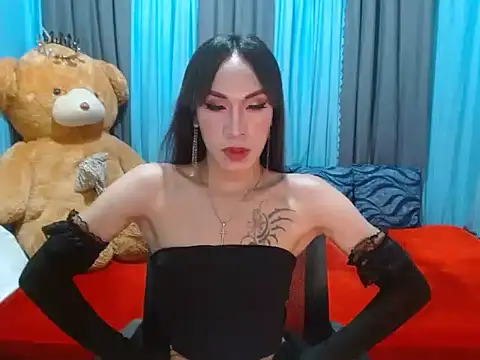 Snapshot of xxSexyBitch69xx chatting on December 24, 9:17 am xxSexyBitch69xx online show from December 24, 9:17 am
