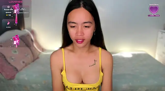 Snapshot of Emma_Jones88 chatting on March 14, 7:28 pm Emma Jones88 online show from March 14, 7:28 pm