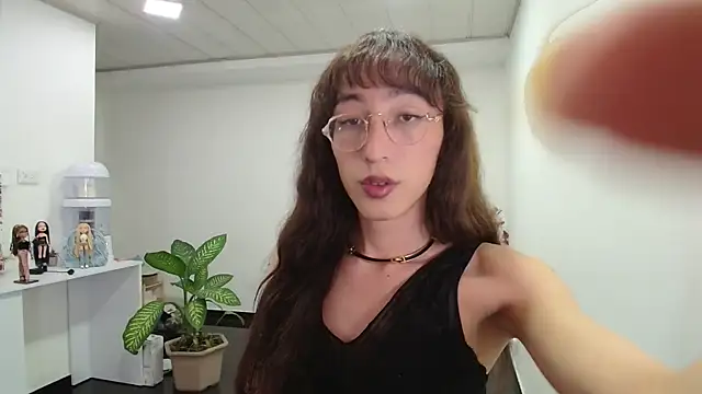 Snapshot of NicoleCortez chatting on February 1, 2:37 am NicoleCortez online show from February 1, 2:37 am