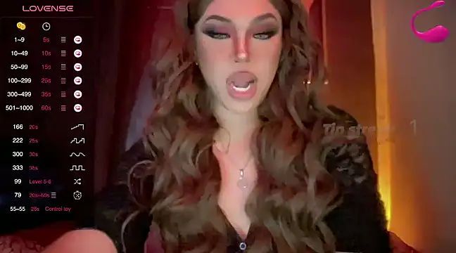 Snapshot of madam_agnes1 chatting on December 11, 2:32 pm madam agnes1 online show from December 11, 2:32 pm