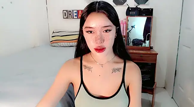 wiggle nibble online show from January 13, 1:39 pm