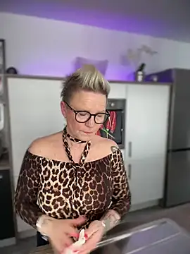 Snapshot of German_Milf chatting on February 18, 2:06 pm German Milf online show from February 18, 2:06 pm
