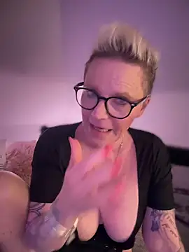 Snapshot of German_Milf chatting on February 21, 2:06 pm German Milf online show from February 21, 2:06 pm