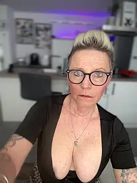 Snapshot of German_Milf chatting on February 24, 2:04 pm German Milf online show from February 24, 2:04 pm