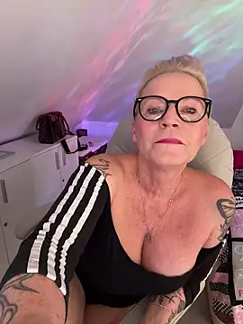 German Milf online show from November 3, 2:38 pm