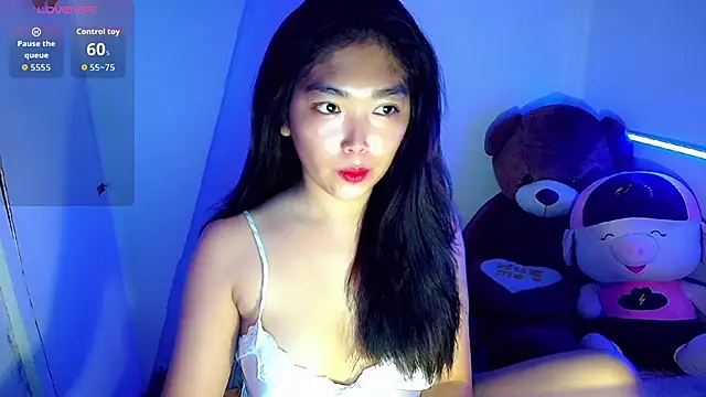 Snapshot of TR4NSCUTI3 chatting on September 14, 10:31 am TR4NSCUTI3 online show from September 14, 10:31 am