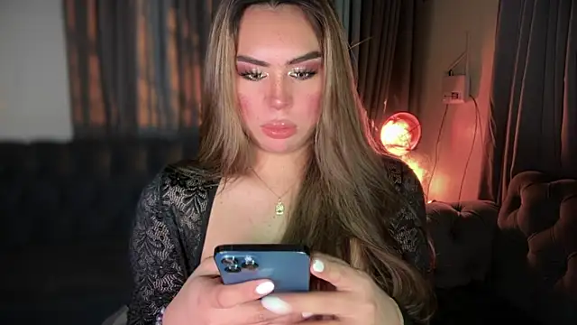 Snapshot of Mistress_supreme chatting on January 26, 11:06 am Mistress supreme online show from January 26, 11:06 am