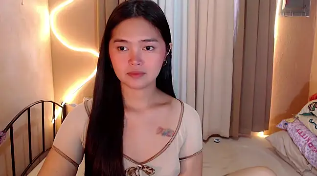 Snapshot of Itsme_claire chatting on March 6, 11:17 pm Itsme claire online show from March 6, 11:17 pm