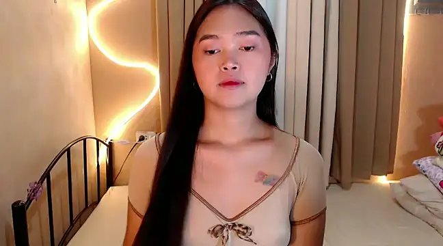 Snapshot of Itsme_claire chatting on March 7, 5:42 pm Itsme claire online show from March 7, 5:42 pm