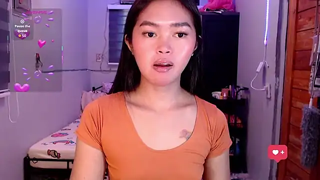 Snapshot of Itsme_claire chatting on October 4, 1:28 am Itsme claire online show from October 4, 1:28 am