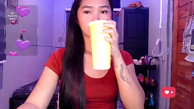 Snapshot of Itsme_claire chatting on October 10, 3:24 pm Itsme claire online show from October 10, 3:24 pm