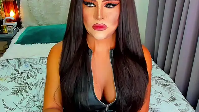 Snapshot of MissNaughtyTyra chatting on September 13, 2:06 am MissNaughtyTyra online show from September 13, 2:06 am
