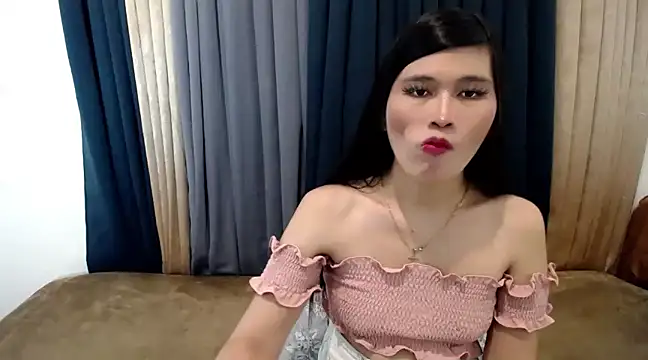 Snapshot of imyours-chenxx chatting on February 5, 9:57 am imyours-chenxx online show from February 5, 9:57 am