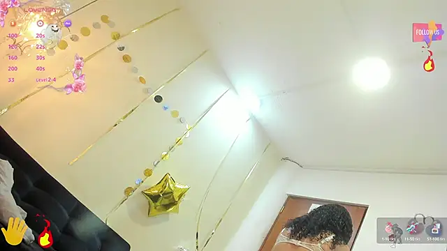 Snapshot of LunaGudi chatting on December 15, 11:23 am LunaGudi online show from December 15, 11:23 am