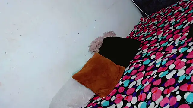 XXVIOLETTAXX online show from September 19, 5:57 am