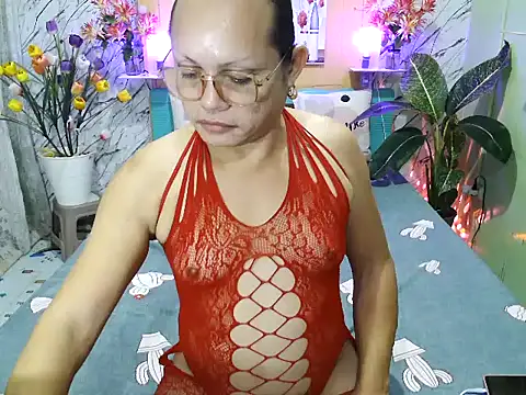 Snapshot of UrAsianPrincessDanie chatting on September 12, 8:47 pm UrAsianPrincessDanie online show from September 12, 8:47 pm