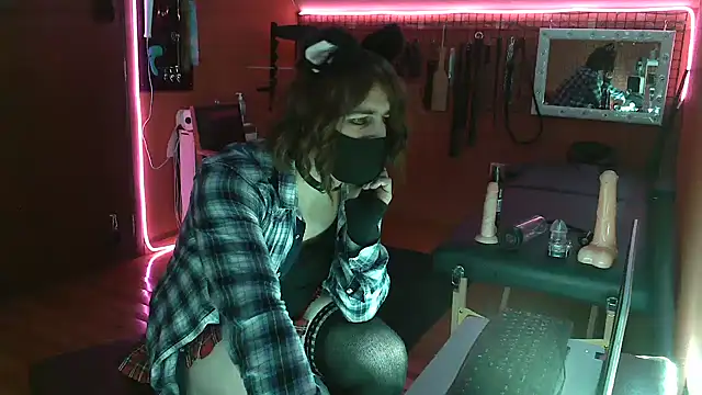 Snapshot of Ginny-the-bdsm-nympho chatting on December 5, 6:06 pm Ginny-the-bdsm-nympho online show from December 5, 6:06 pm