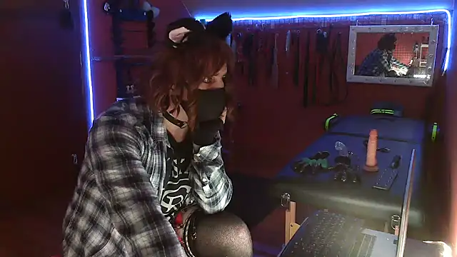 Snapshot of Ginny-the-bdsm-nympho chatting on October 2, 5:01 pm Ginny-the-bdsm-nympho online show from October 2, 5:01 pm