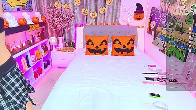 Snapshot of tattooBabyxxx chatting on October 9, 7:26 pm tattooBabyxxx online show from October 9, 7:26 pm
