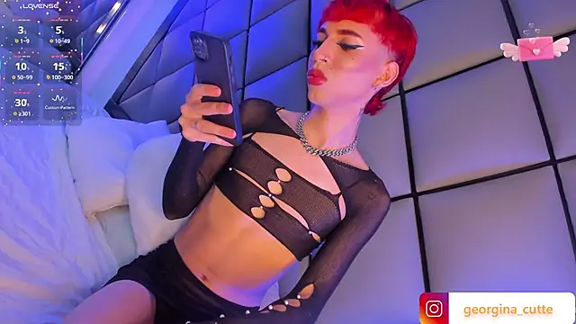 Snapshot of GeorginaCute_ chatting on October 6, 1:11 pm GeorginaCute online show from October 6, 1:11 pm