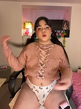 Snapshot of Violetacam_05 chatting on March 5, 1:34 pm Violetacam 05 online show from March 5, 1:34 pm