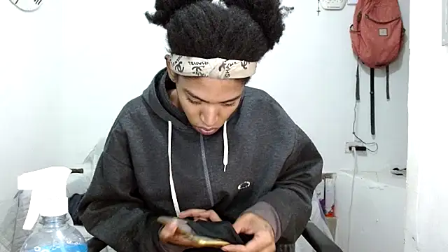 angelamarie1 online show from October 7, 11:22 am