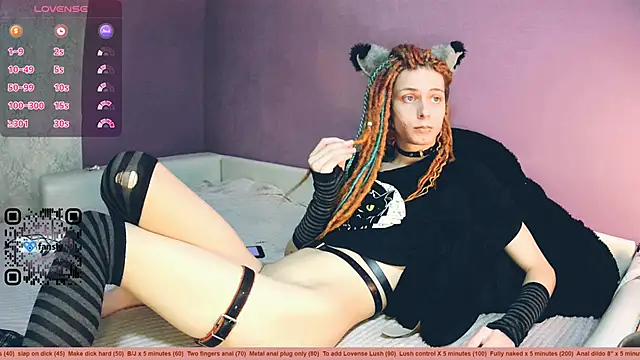 Littlepinkcat online show from December 11, 2:43 am