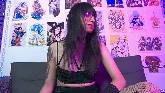 Snapshot of snowblack_ chatting on February 12, 12:37 am snowblack online show from February 12, 12:37 am