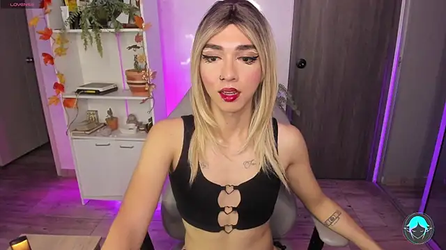 Snapshot of sofi_elfqueen chatting on January 24, 1:46 am sofi elfqueen online show from January 24, 1:46 am