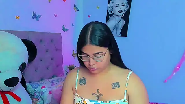 Snapshot of mabellfox chatting on December 7, 4:09 pm mabellfox online show from December 7, 4:09 pm
