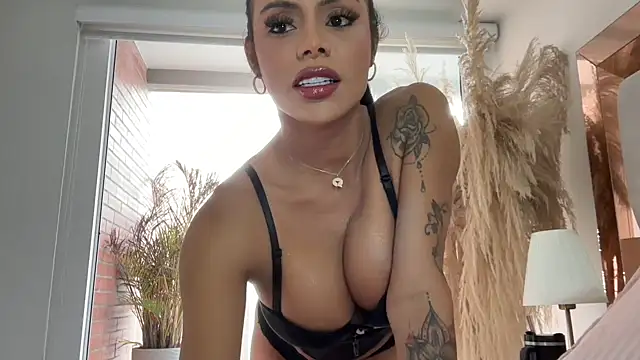 Snapshot of HOT_LADY_777 chatting on September 17, 3:28 pm HOT LADY 777 online show from September 17, 3:28 pm