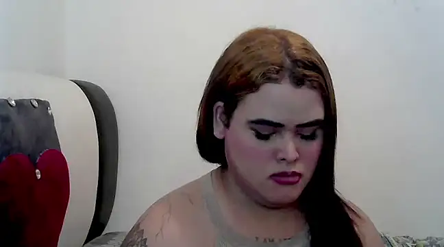 Snapshot of antonellasex1998 chatting on December 8, 8:06 pm antonellasex1998 online show from December 8, 8:06 pm